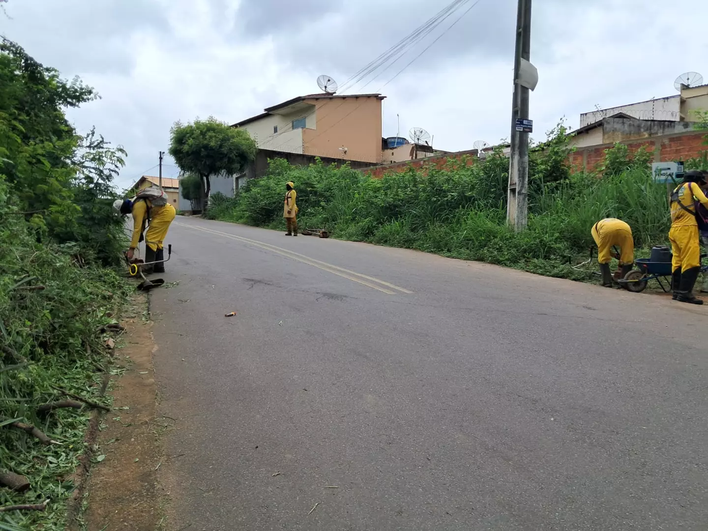 Município do Crato realiza mutirões de limpeza em bairros e áreas de grande circulação